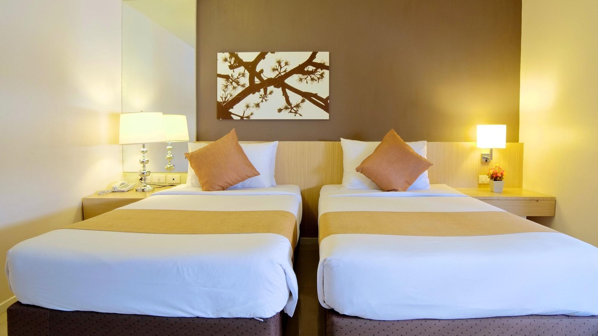 Grand Alpine Hotel Bangkok Luaran gambar