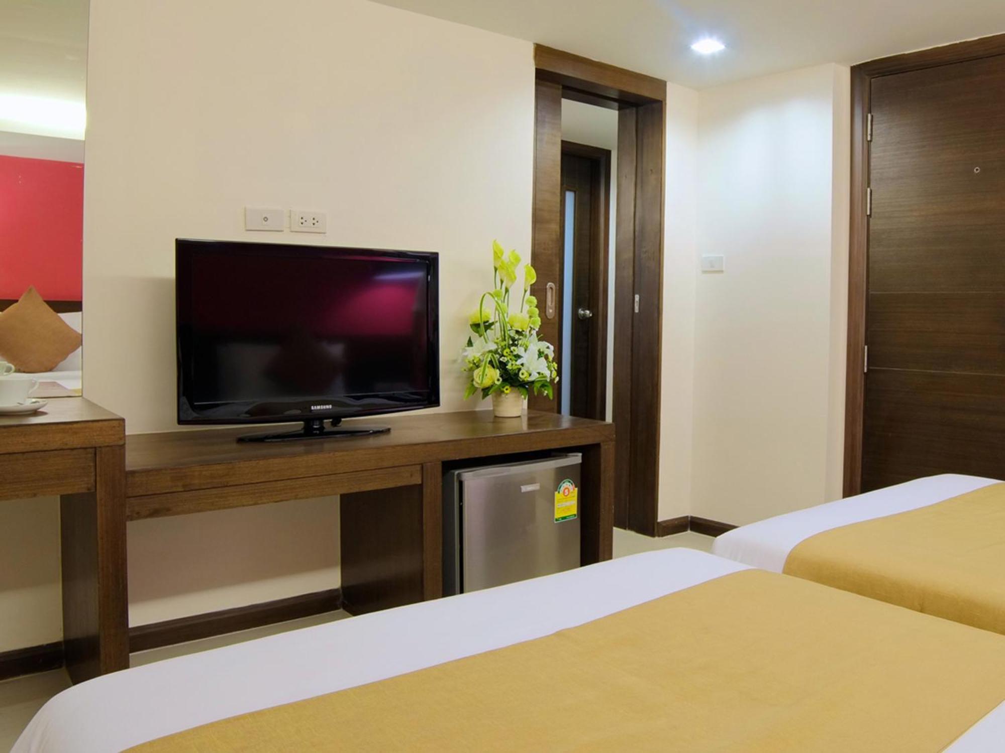 Grand Alpine Hotel Bangkok Luaran gambar