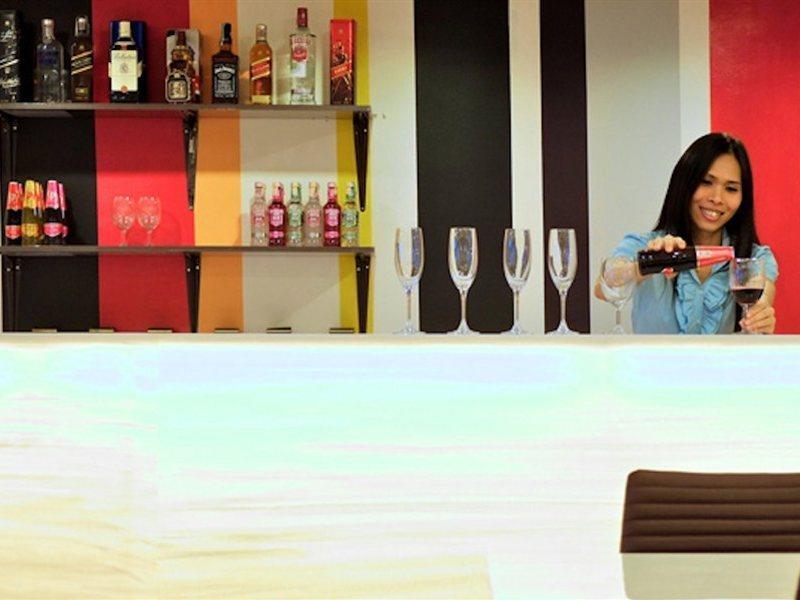 Grand Alpine Hotel Bangkok Luaran gambar