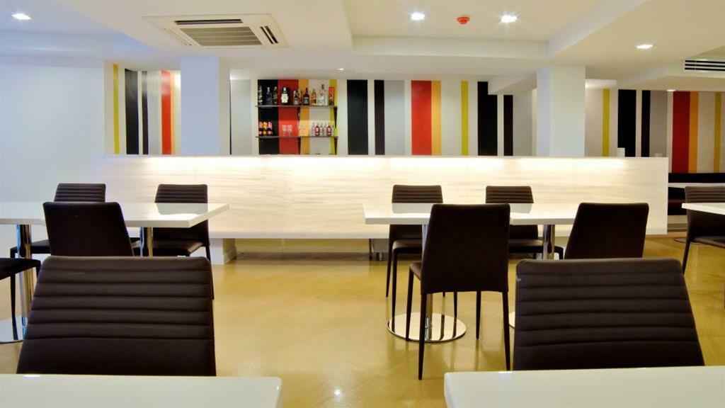Grand Alpine Hotel Bangkok Luaran gambar